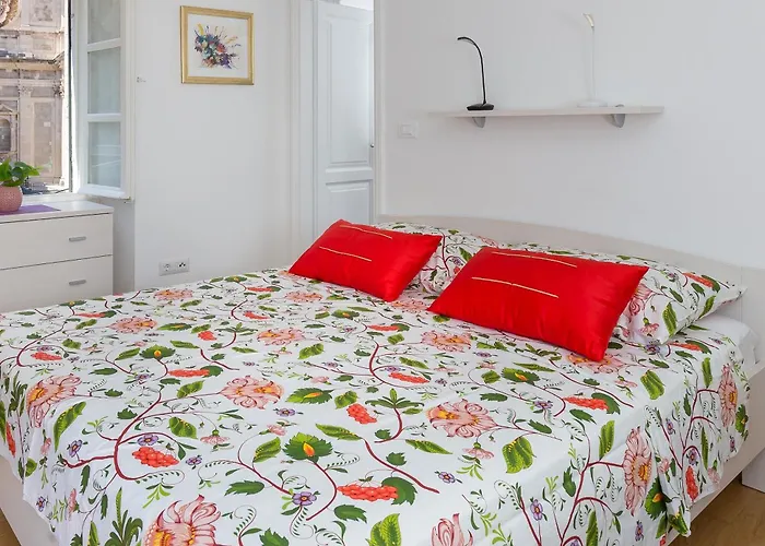 Apartament My Palace La Strada *